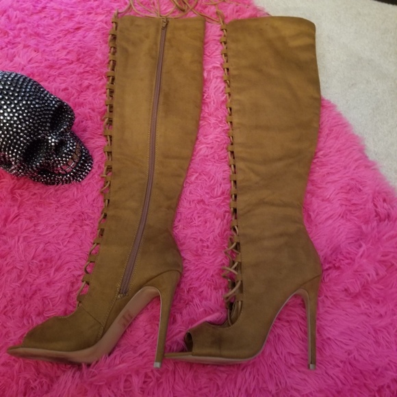 SOLD Lace Up Gladiator Style Knee Boots - Picture 5 of 8